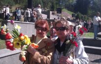 В Литве отметили День победы, Иванов принес портрет Сталина