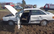 Из перевернувшегося Audi пошел дым, водителя увезли в больницу