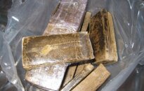 Гражданин Эстонии провез через Латвию более 100 кг гашиша