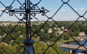 Šv. Mato evangelisto bažnyčia. Šiaurinės miesto dalies panoraminis vaizdas nuo apžvalgos aikštelės. Anykščių TIC nuotr.