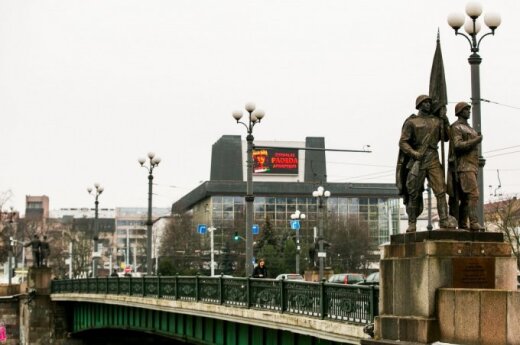 Nukels Žaliojo tilto skulptūras