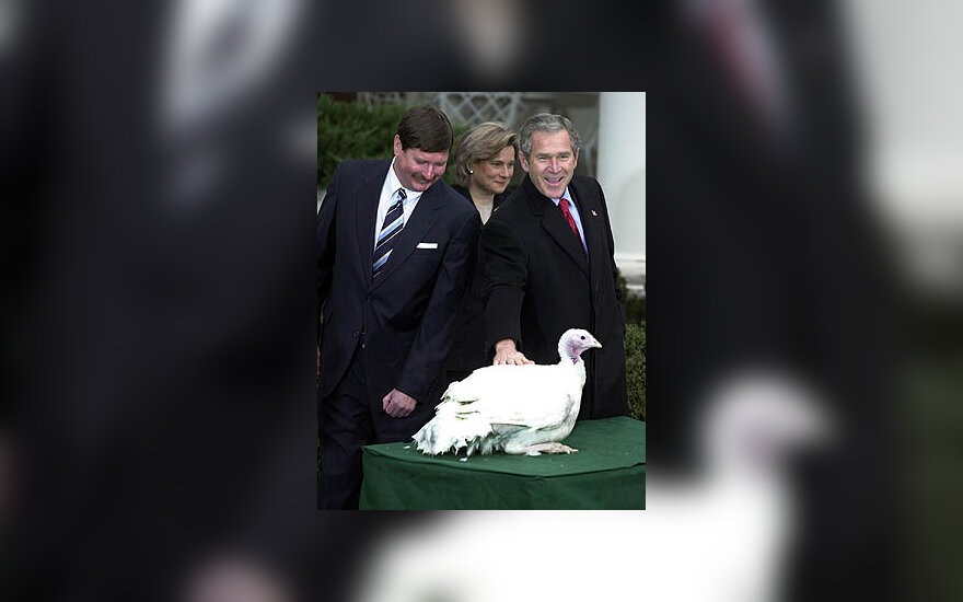 G.W.Bushas suteikia malonę kalakutui