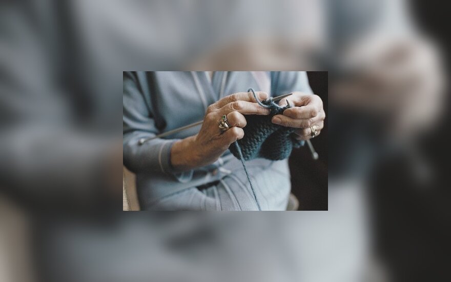 Ilgiausią Klaipėdos šaliką mezgė ir vyriškiai