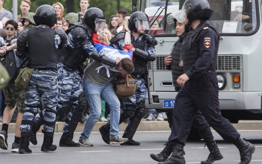 12 июня: в Москве и Петербурге задержаны сотни участников акций протеста