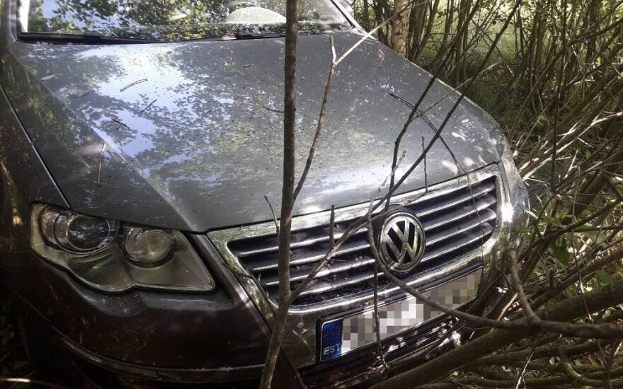 Ехавшего на угнанном VW Passat эстонца выдали некачественные номера