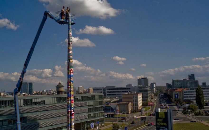 Aukščiausias LEGO bokštas iškilo Prahoje