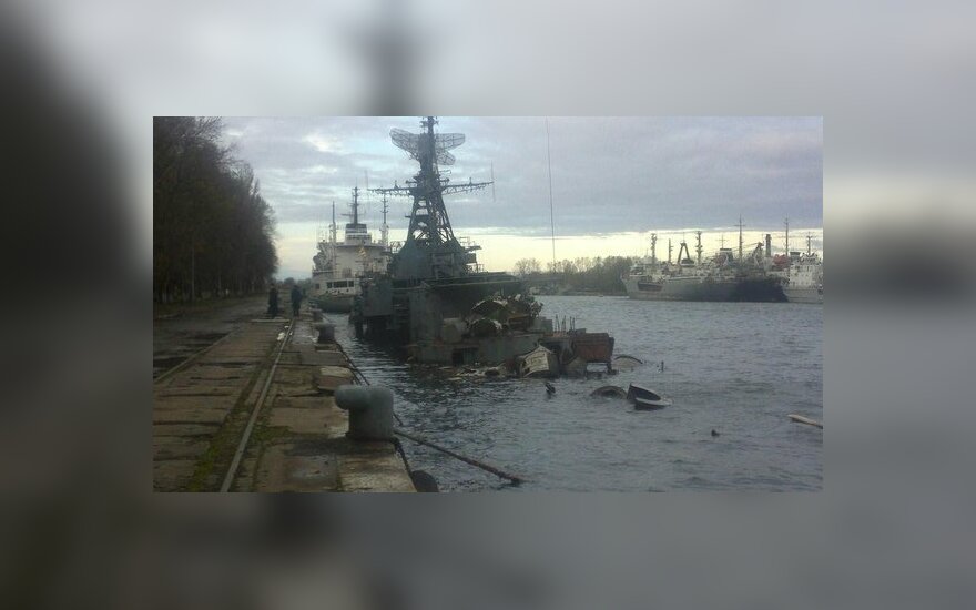 Корабль "Комсомолец Литвы" стал "Неукротимым" и затонул