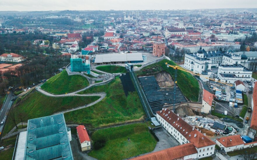 Гору Гедиминаса в Литве восстанавливали нелегальные рабочие из Украины и Беларуси