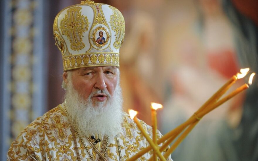 Патриарх Кирилл осудил увлечение соцсетями и обвинил Запад в "духовном разоружении масс"