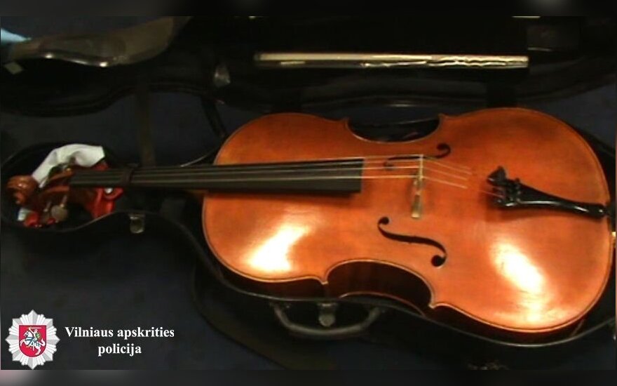 Полиция преподнесла рождественский подарок виолончелисту