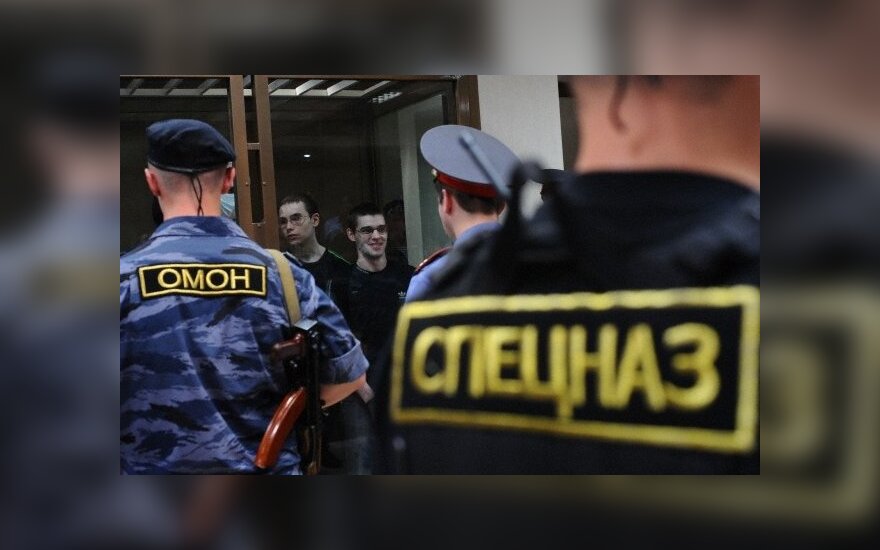 В ЛДПР призывали направить для охраны посольства в Киев роту спецназа