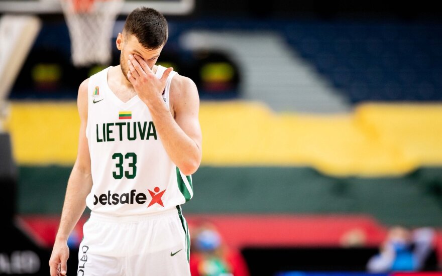 Сборная Литвы по баскетболу у себя дома проиграла датчанам