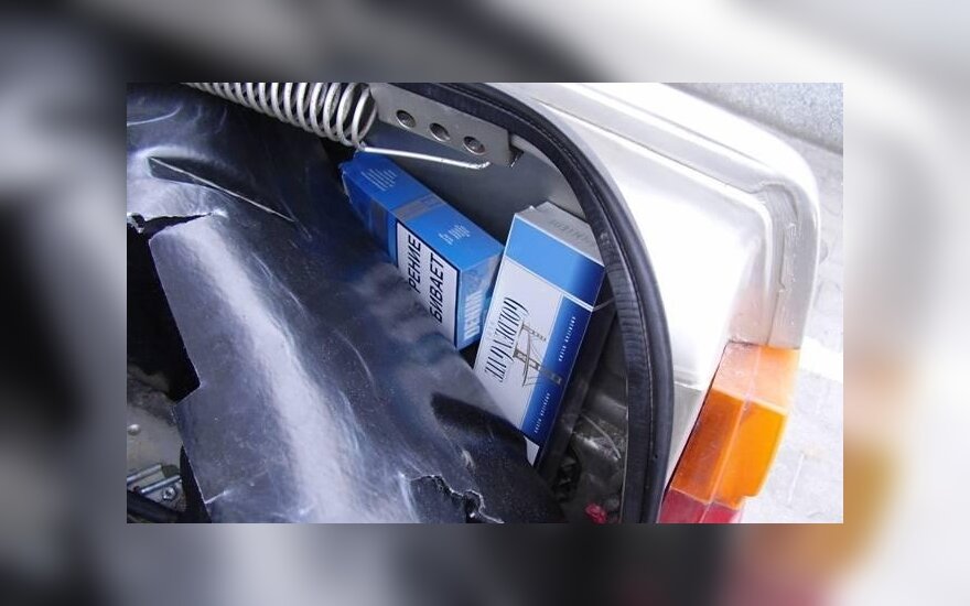 В автомобиле погибшего полицейского – контрабандные сигареты