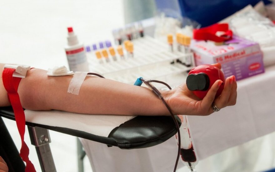 Центр крови Каунасской клиники просит о помощи: критически не хватает крови одной группы