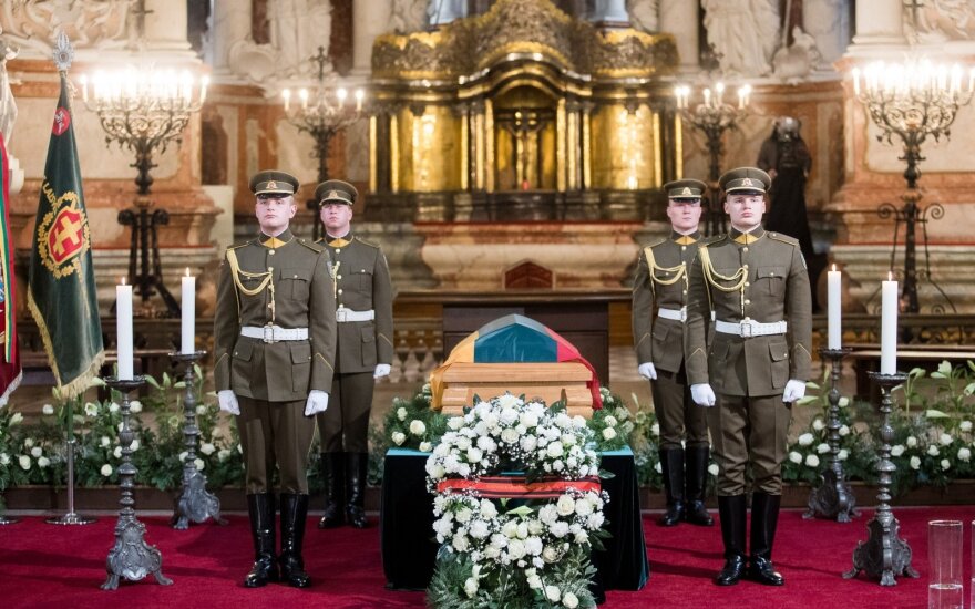 В Вильнюсе - государственные похороны партизана Адольфаса Раманаускаса-Ванагаса
