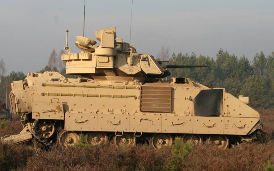 Ashton Carter: Pentagon rozmieści technikę wojskową w 6 krajach Europy Wschodniej