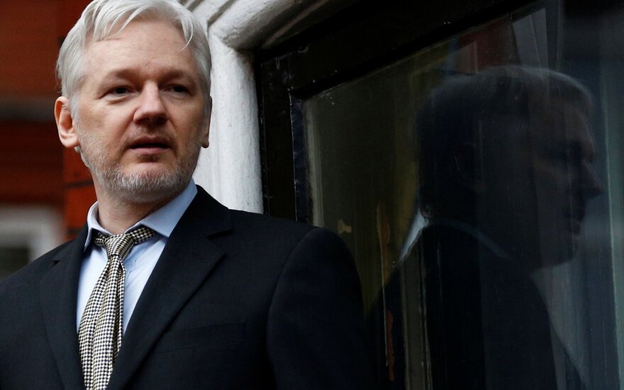 J. Assange'as