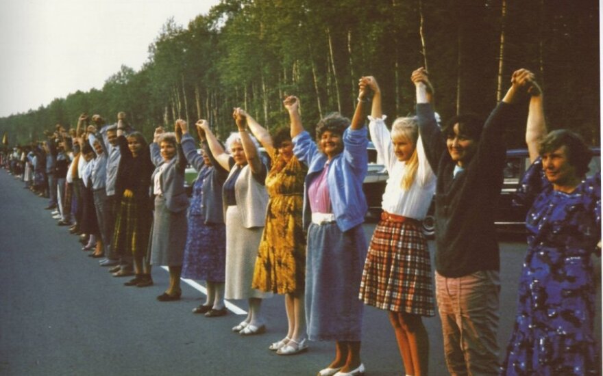 The Baltic Way, 1989. Photo by Čepliauskas