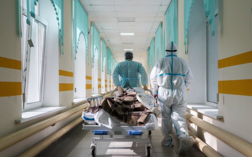 Россия вышла на третье место в мире по числу случаев коронавируса
