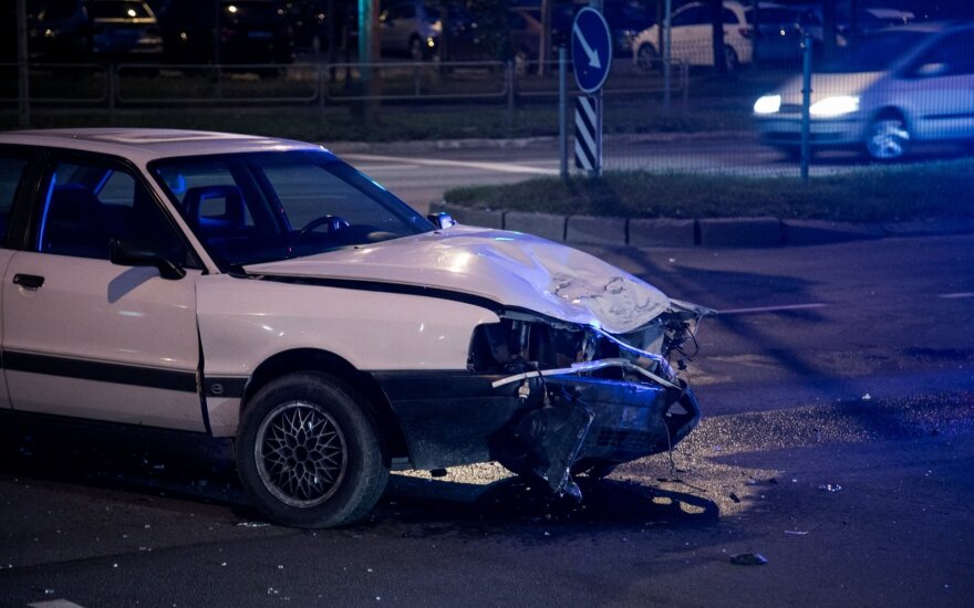 В Вильнюсе столкнулись автомобиль Audi и мотоцикл