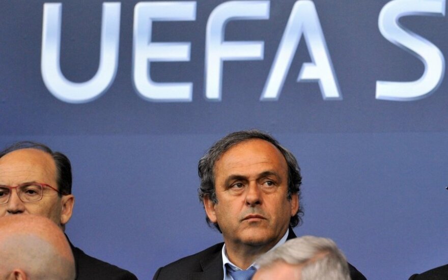 Платини единогласно переизбран президентом УЕФА на третий срок