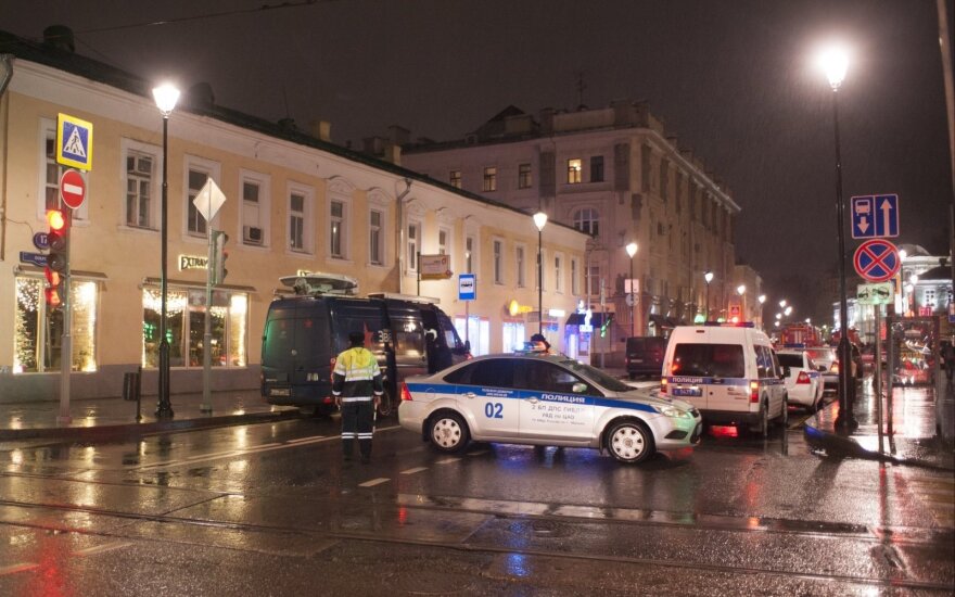 Взрыв на остановке в центре Москвы: пострадали три человека