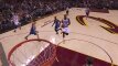 Legendiniu akimirksniu tapęs L. Jameso dėjimas solo „alley-oop“ stiliumi