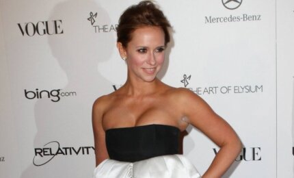 Jennifer Love Hewitt Issamiai Delfi Lt