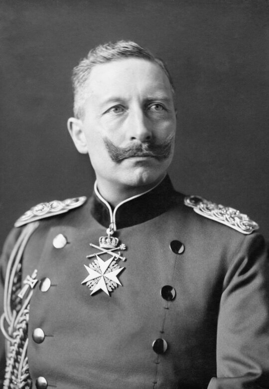 Lietuvos monarchijos projektas: karaliaus kandidatų sąraše nuo Ispanijos karo aviacijos aso iki veidmainio vietinio didiko