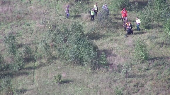 Border guards found the old woman who got out and got lost in the mushroom after using the drone