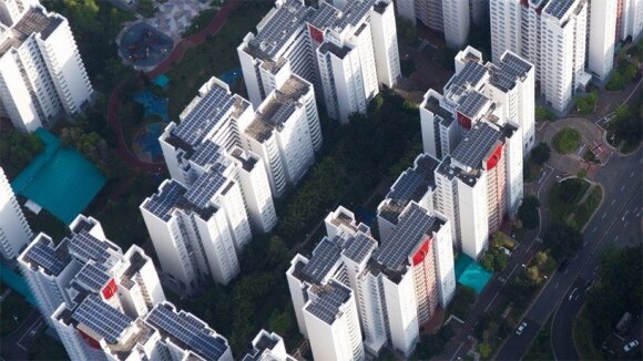 „Sunseap“, „Apple“ švarios energijos tiekėjas, kuris valdo 32 MW galios saulės jėgaines ant daugiau nei 800 stogų Singapūre