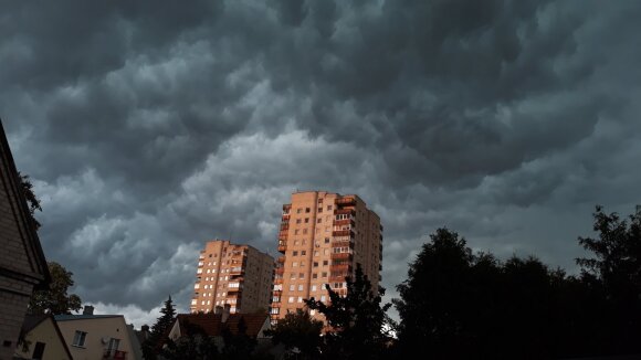 At night, the strong storm that had traditionally hit Lithuania caused problems: some of the streets of the capital are impassable.