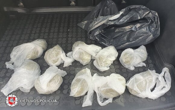 Panevėžys officials detained people who had large amounts of drugs