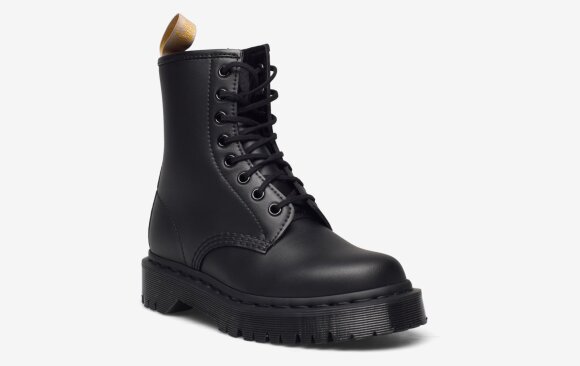 Žieminiai batai už ypatingą kainą – Boozt.com skelbia „juodojo penktadienio“ išpardavimą