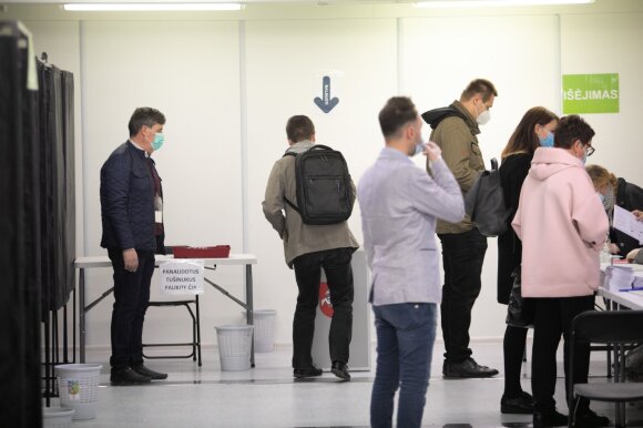 In Vilnius, voters turned out to vote as soon as the districts were opened