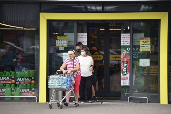 Lithuanians raid Seinai stores