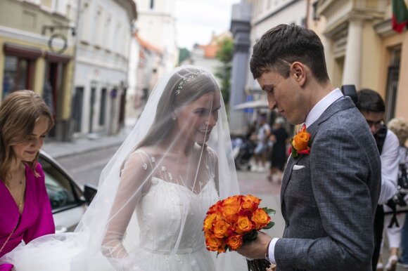 The renowned political scientist Linas Kojala married his beloved in the heart of the capital: the couple put together a special book