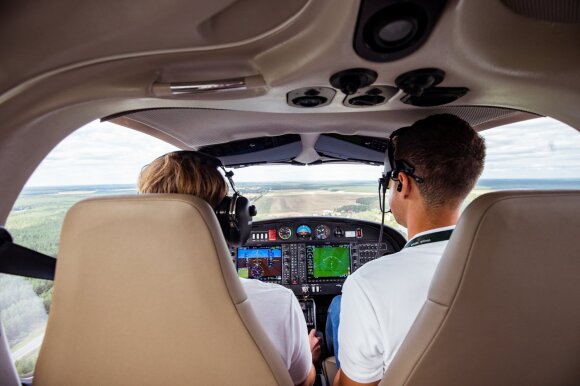 Lithuanians love luxury and choose private flights - only slightly more expensive than Uber