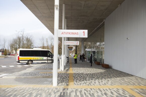 Restrictions will affect train and bus travel: disembarkation can be made after police checks