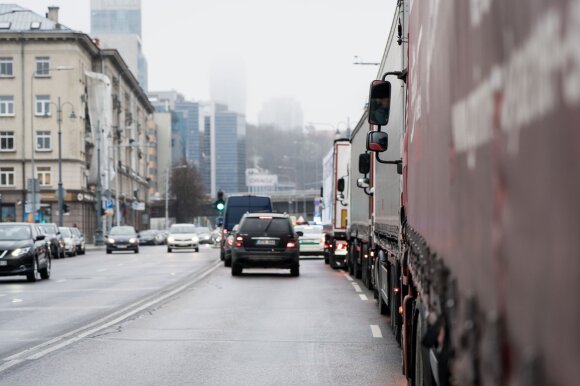 Lithuanian carriers are unable to pay for travel on Russian roads: banks suspend orders due to international sanctions