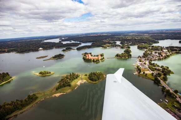 Lithuanians love luxury and choose private flights - only slightly more expensive than Uber