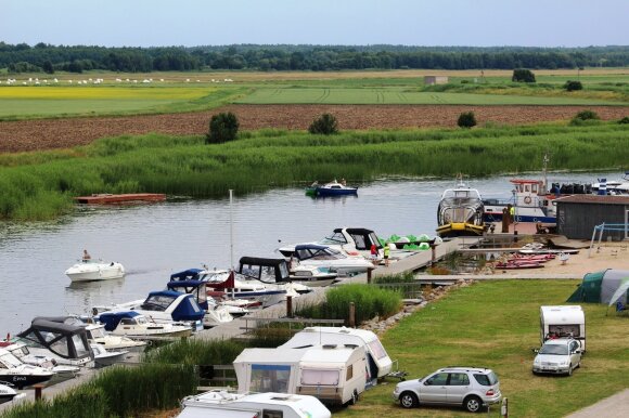 After the noisy Palanga, you will find peace on the banks of the Curonian lagoon: prices, accommodation, entertainment.