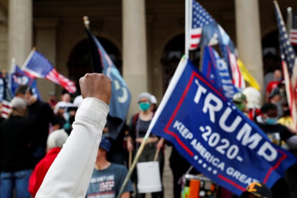 Donaldui Trumpui pralaimėjus rinkimus, rėmėjai rinkosi į protestus visoje JAV. Vašingtonas, 2020 m. lapkričio 8 d.