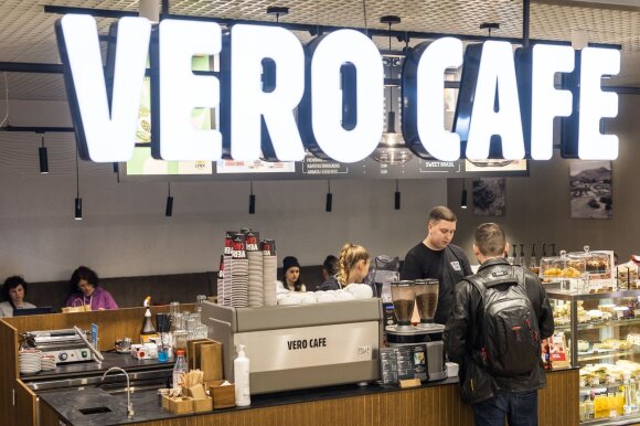 Vilniaus Akropolyje duris atverianti atsinaujinusi „Vero Cafe“ kavos mylėtojams pažers vasariškų naujienų