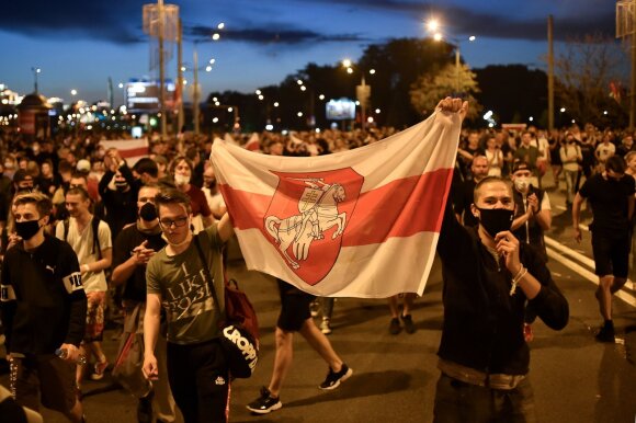 Belarusians protest against election results in Minsk