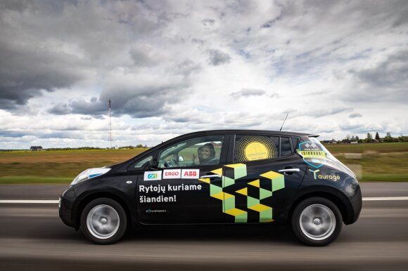 Penktadienį, birželio 12-ąją, prie Vilniaus miesto savivaldybės bus duotas startas jau šeštą kartą rengiamoms elektromobilių varžyboms – vienintelėms tokioms visose Baltijos šalyse, rašoma pranešime žiniasklaidai.