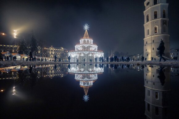     Albero di Natale di Vilnius.  Foto di Saulio Ziura