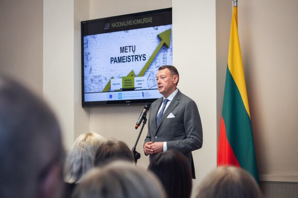 Konkurso „Metų pameistrys 2022“ dalyvius ir renginio svečius sveikina Lietuvos pramonininkų konfederacijos prezidentas Vidmantas Janulevičius.