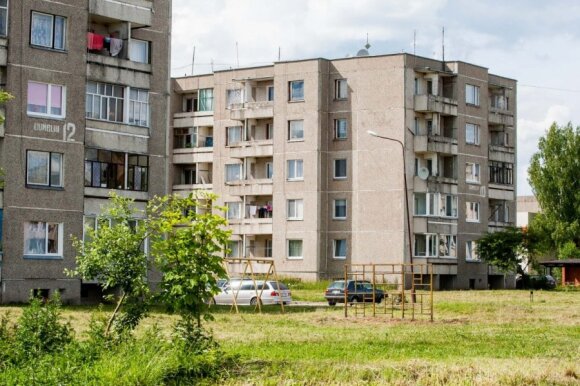 The realm of real estate has even spread to the Great Hall, called the zombie capital: apartments costing several hundred euros are simply being looted.