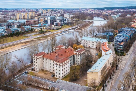 Sluškės Palace auction